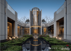 辅以有典礼感的跳泉水景